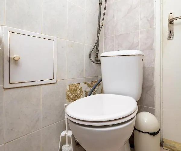 1-bedroom Flat With Balcony In By Flat Mаnager Lägenhet *