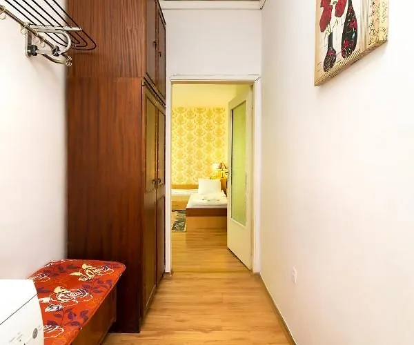 1-bedroom Flat With Balcony In By Flat Mаnager Lägenhet *